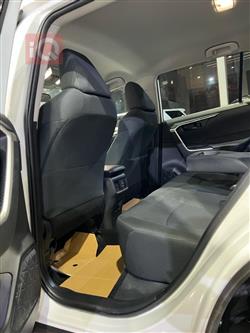 تۆیۆتا ڕاڤ 4